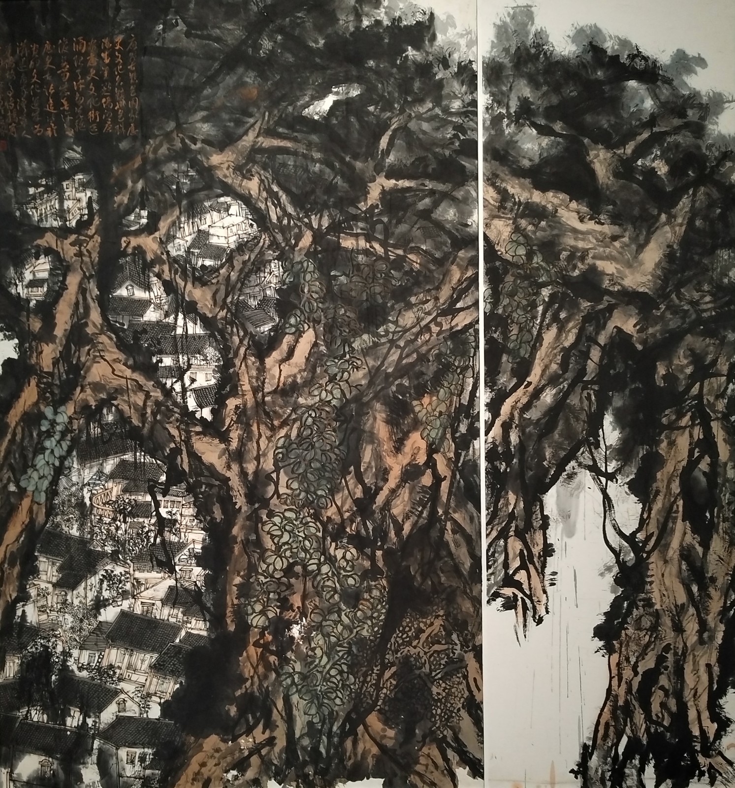 薛建庆《古树新村》中国画 200x200cm.jpg